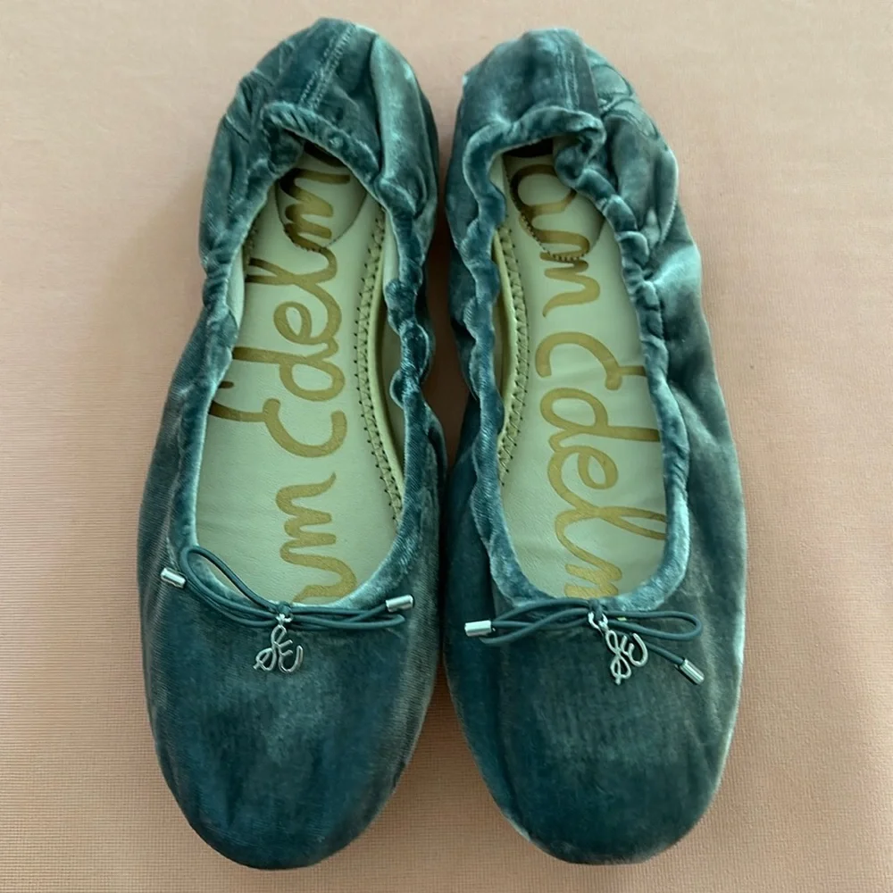 New Sam Edelman Velvet Shoes. Size 8. Gray.